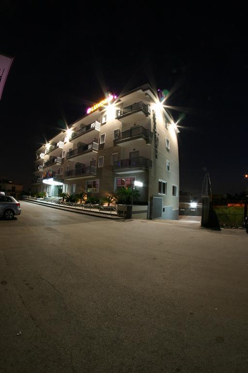 Hotel Luxor Casoria Exteriér fotografie